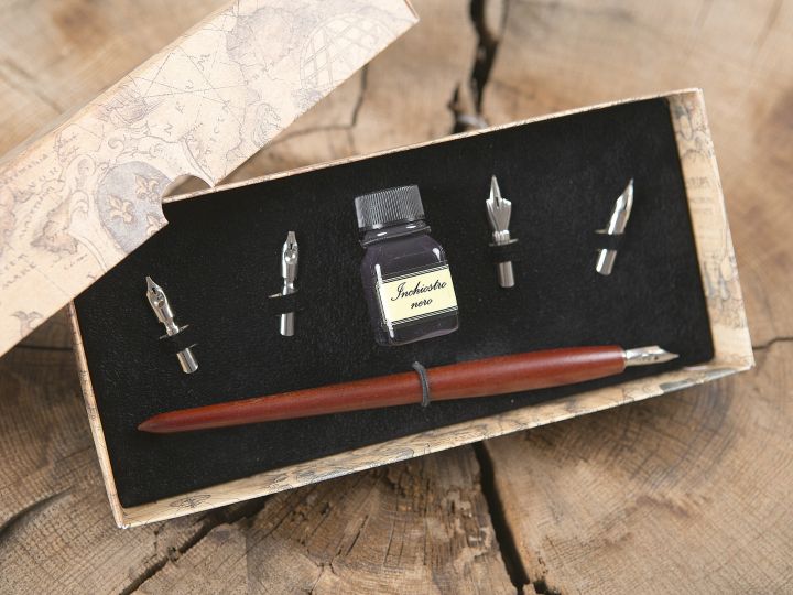 Coffret porte-plumes avec 5 plumes 2