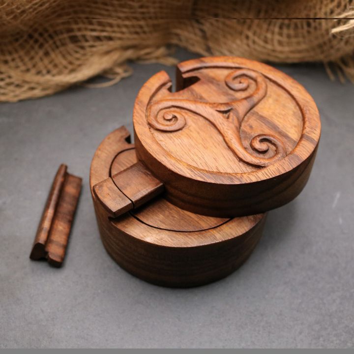 Boîte en bois motif Triskèle 2