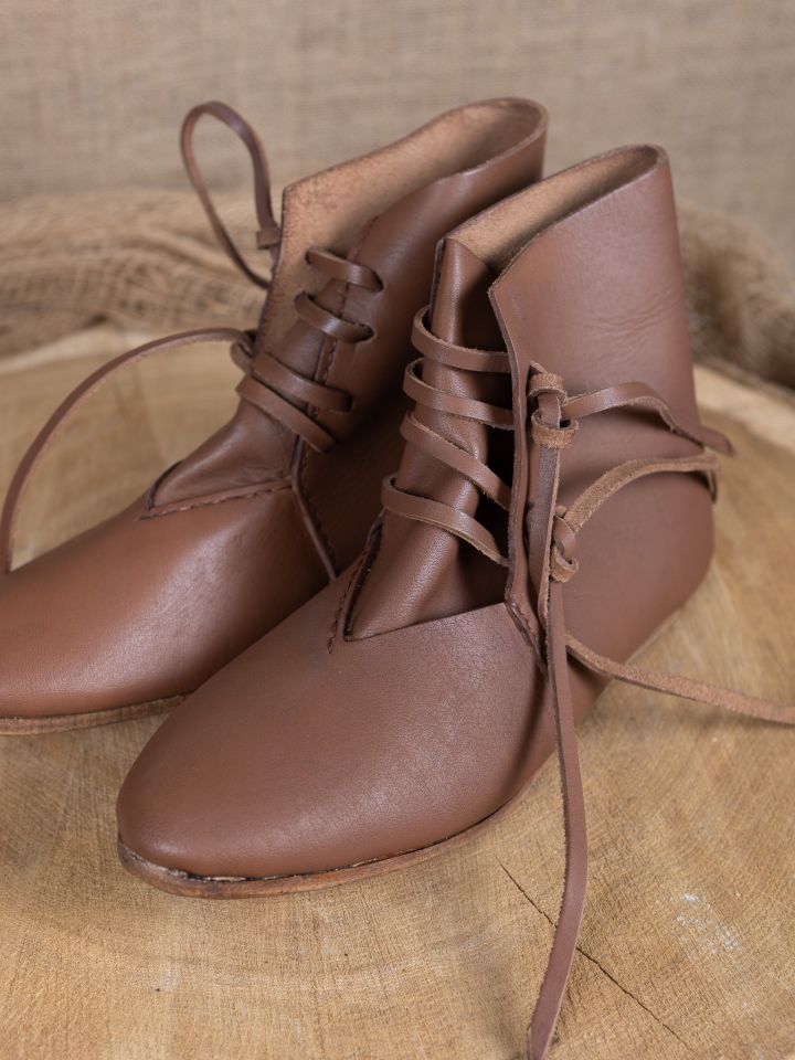 Chaussure médiévale avec semelle en cuir épais 2