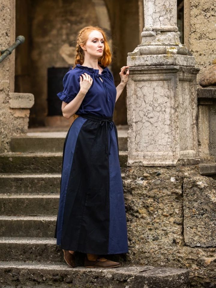 Jupe Médiévale bicolore noire et bleue 2
