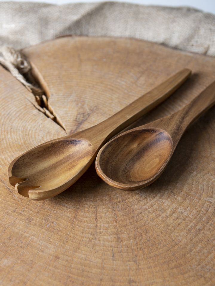 Couverts à salade en bois d'acacia 2