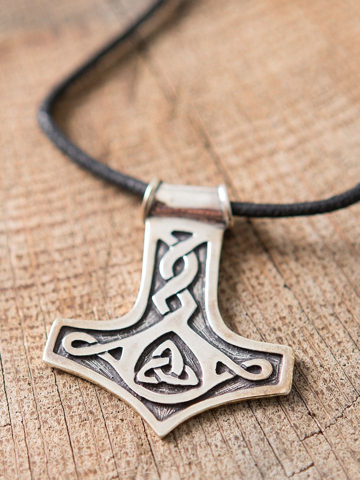 Pendentif Marteau de Thor 2