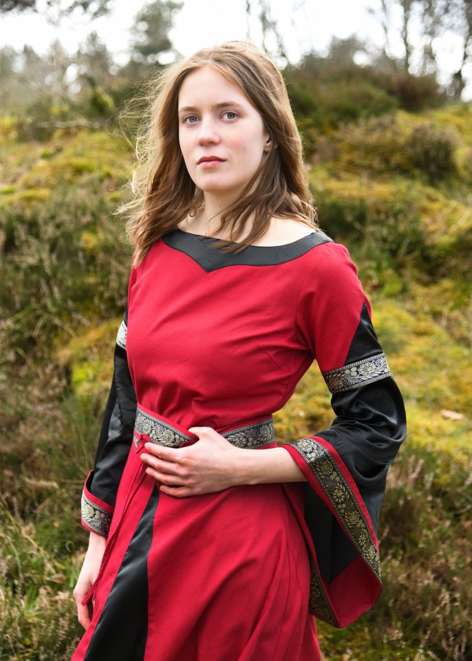 Noble robe médiévale Bliaut rouge-noir 3