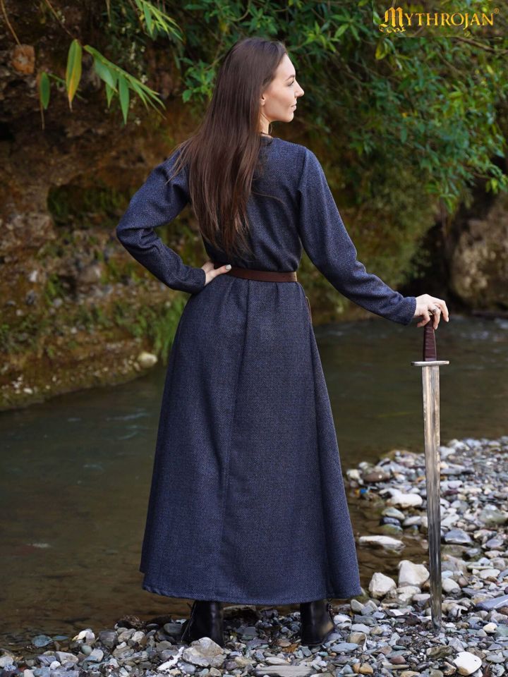 Robe en laine viking Astrid bleue 3