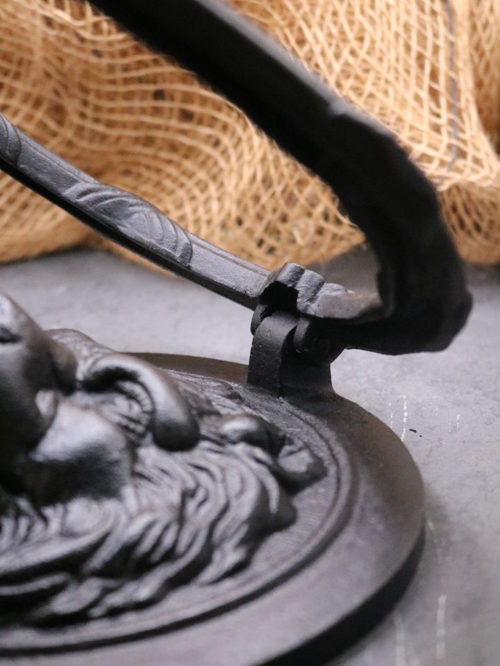 Grand heurtoir de porte "tête de lion" 3