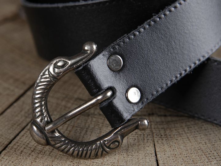 Ceinture médiévale longue et étroite, boucle anglo-saxonne 3
