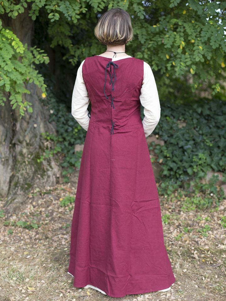 Robe médiévale sans manche en rouge M 3