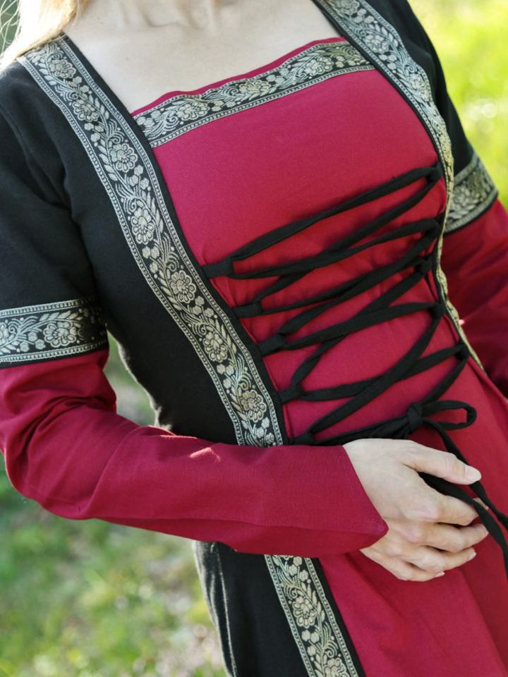Robe médiévale Eléonore en rouge et noir 3