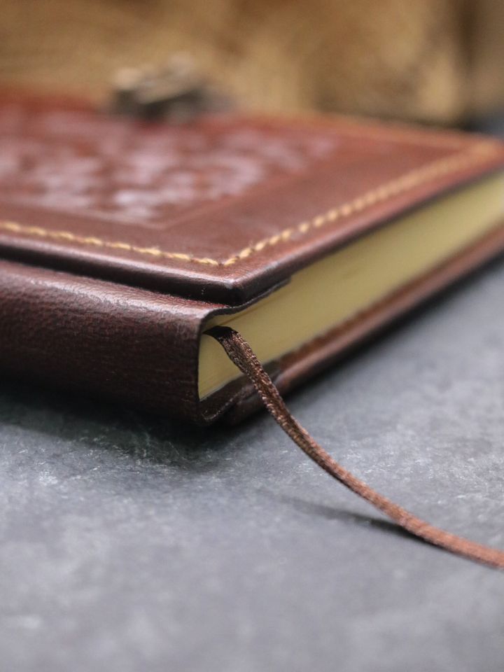 Carnet d'écriture Fenris à fermoir 3