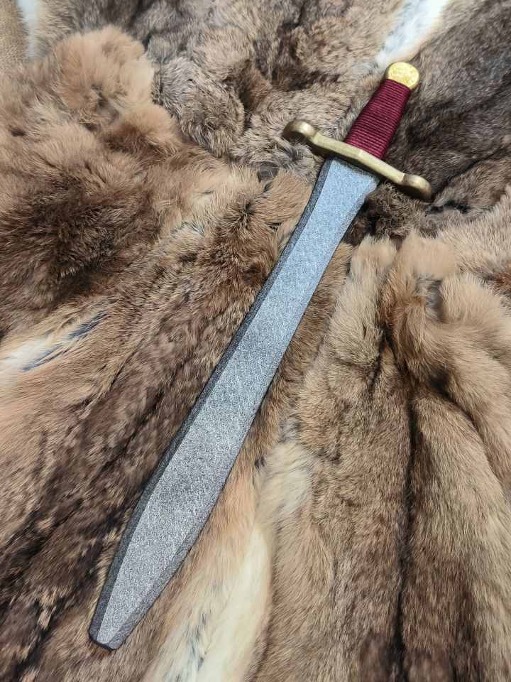 Epée de chevalier courte, avec fourreau en feutre 3