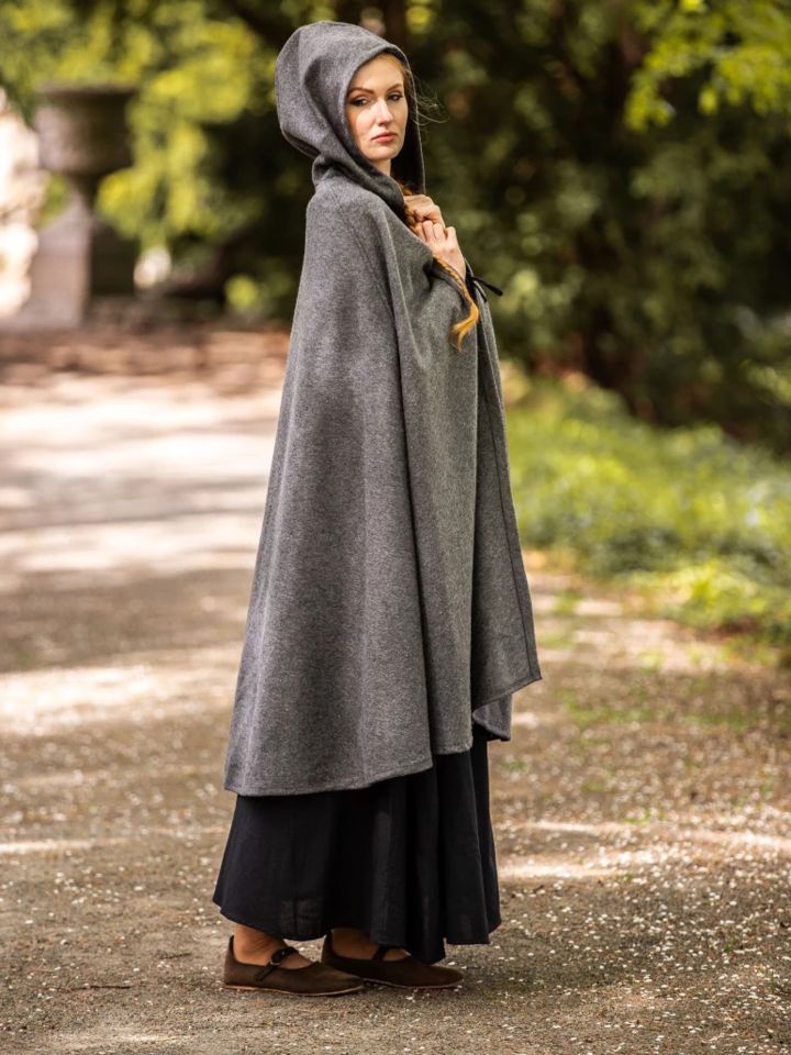 Cape avec boutons métalliques en gris 3
