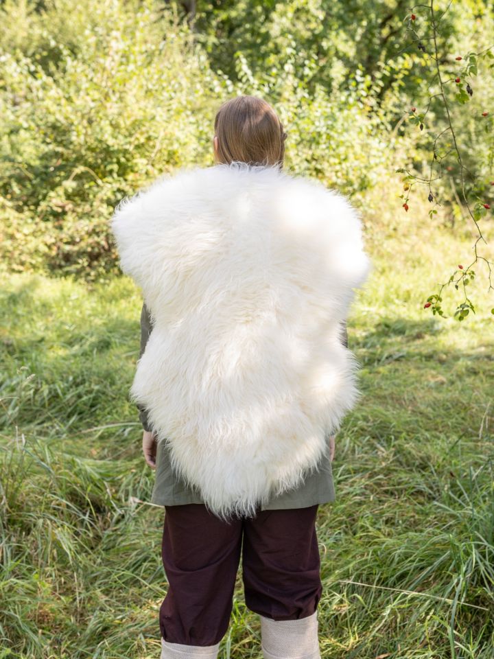 Capelet long en fourrure blanche 3