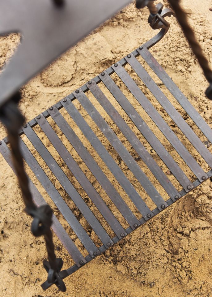 Grille pour trépied, forgée à la main 4
