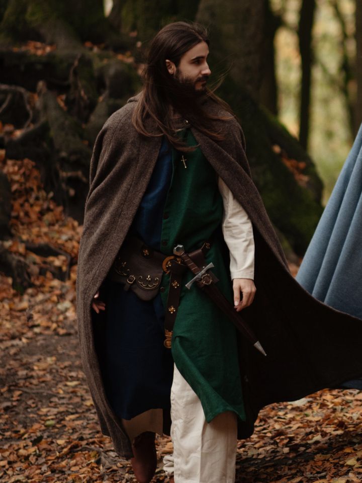 Manteau en laine à capuche en marron 4
