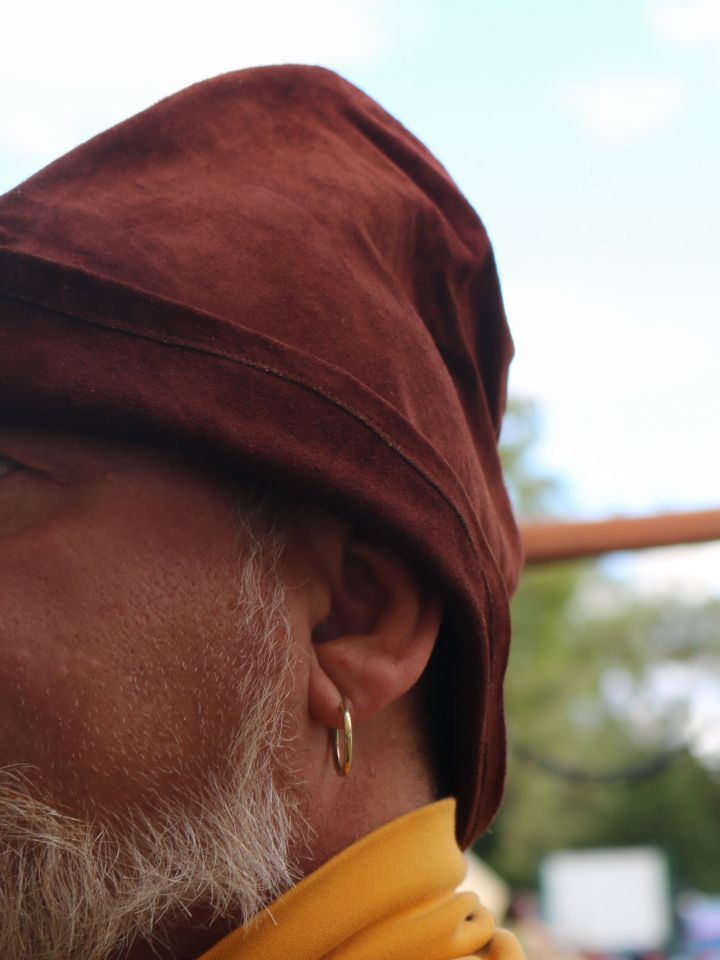 Chapeau de Robin des Bois en cuir marron 4