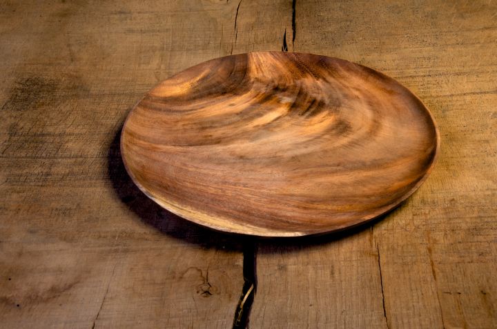 Lot de quatre assiettes plates en bois d'acacia 3