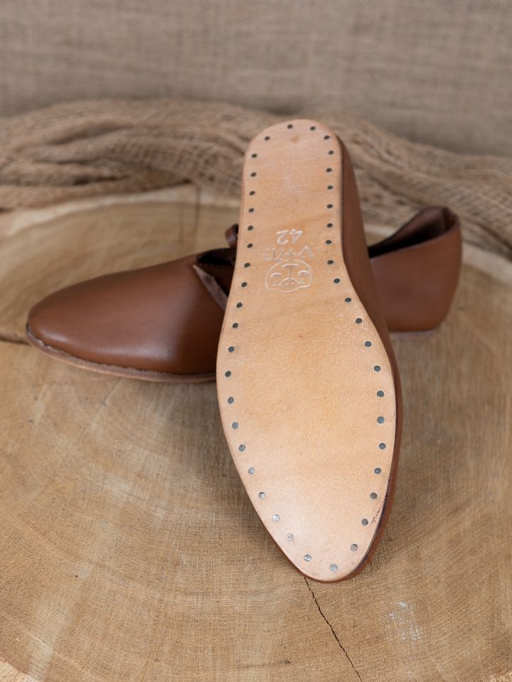 Chaussures basses médiévales à semelles en cuir 4