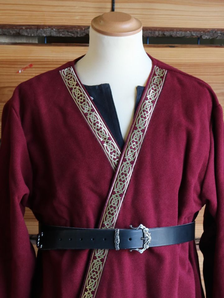 Veste viking croisée, en rouge 4