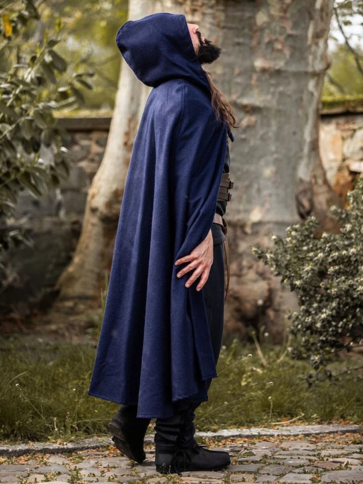 Cape en laine en bleu 4