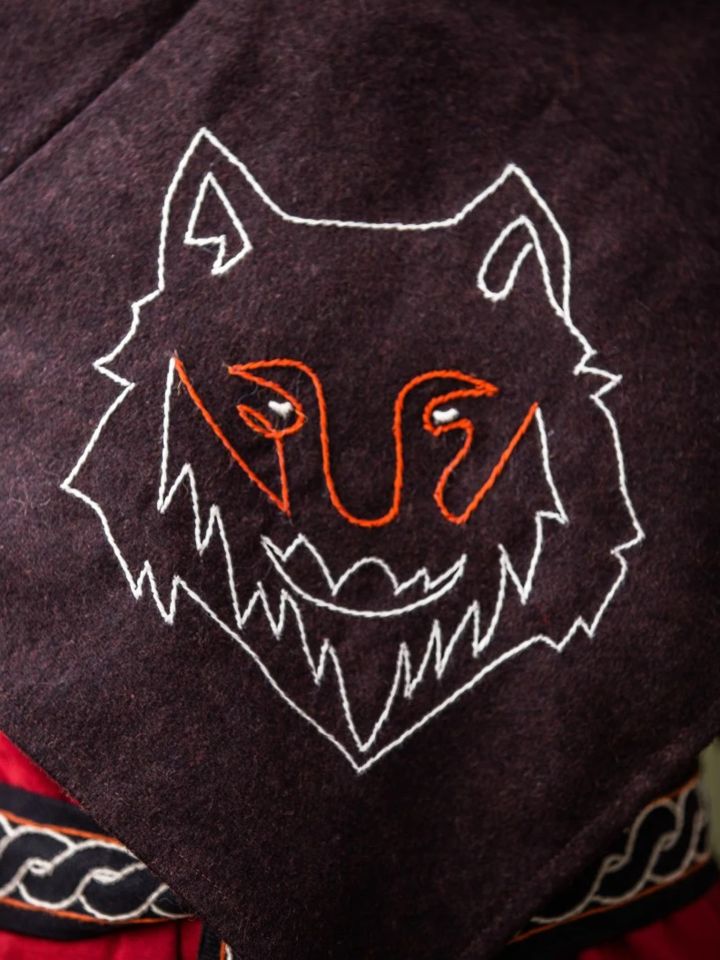 Capuchon Tyr avec broderie loup 4