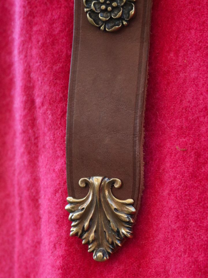 Ceinture élégante avec rivets pétales de roses 5