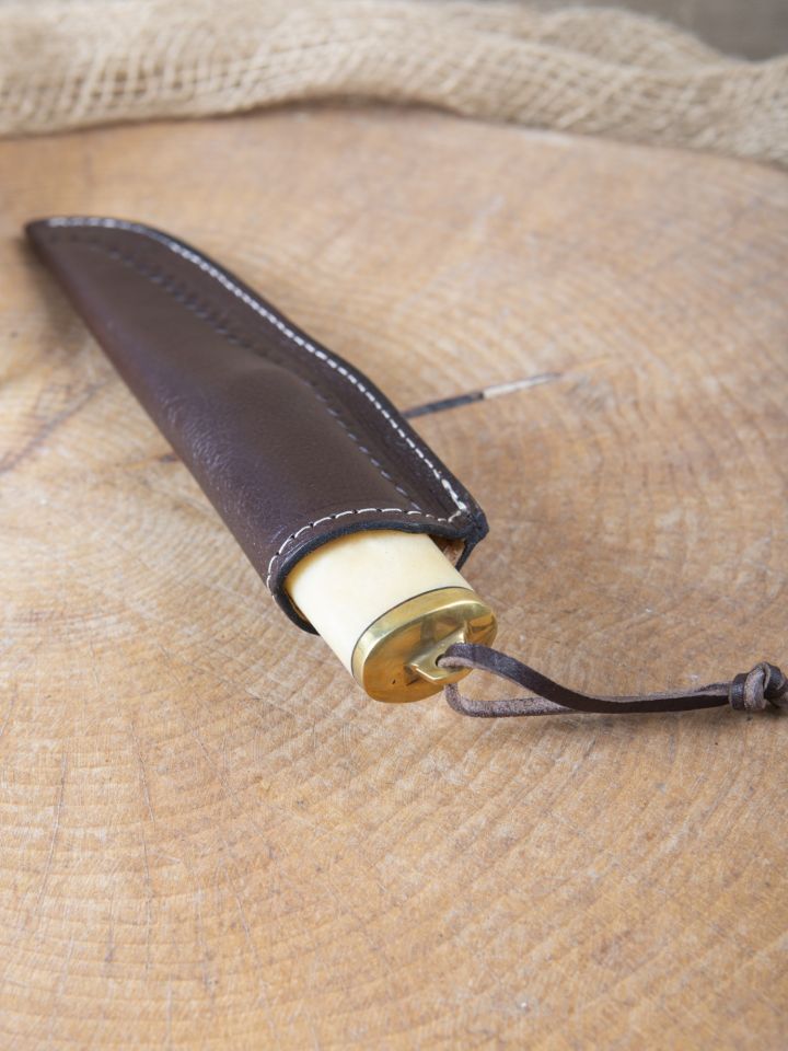 Couteau médiéval avec lame en acier damas et manche en os et laiton 5