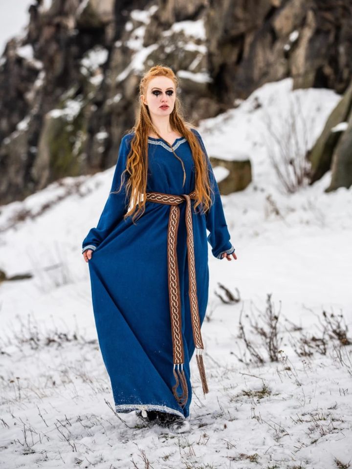 Robe viking Brigida bleue 5