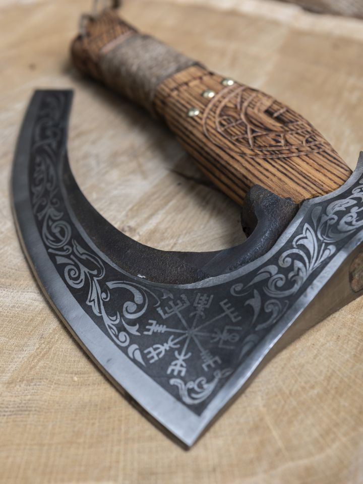 Hache viking découpe pizza avec décorations 5
