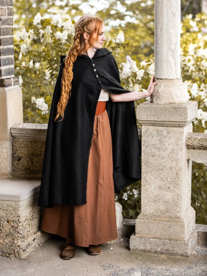 Cape avec boutons métalliques  en noir 5