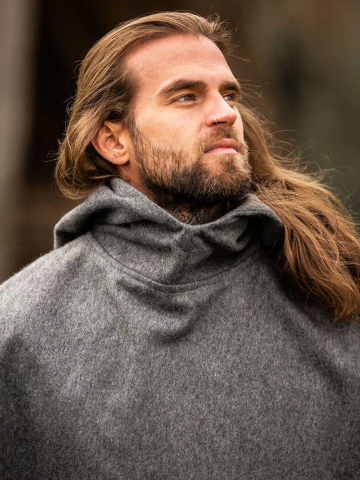 Capuchon en laine feutrée en gris 5