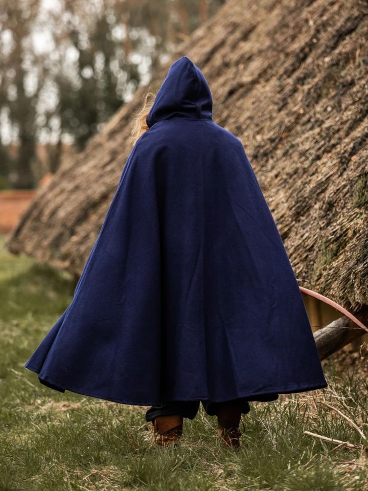 Cape unisexe en laine bleue 5