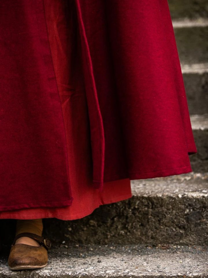 Cape unisexe en laine rouge 5