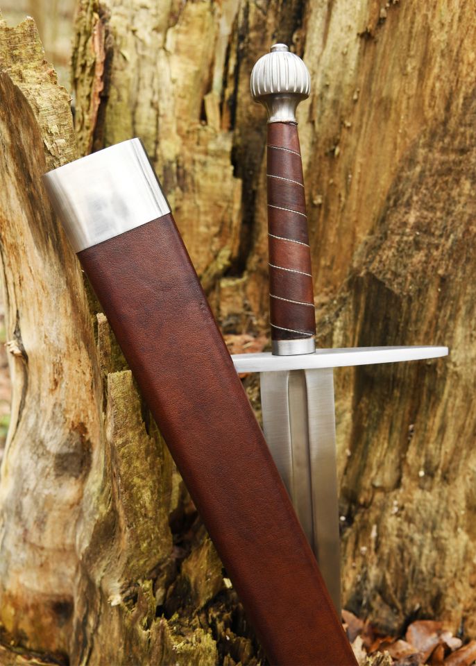 Longue épée avec fourreau 6