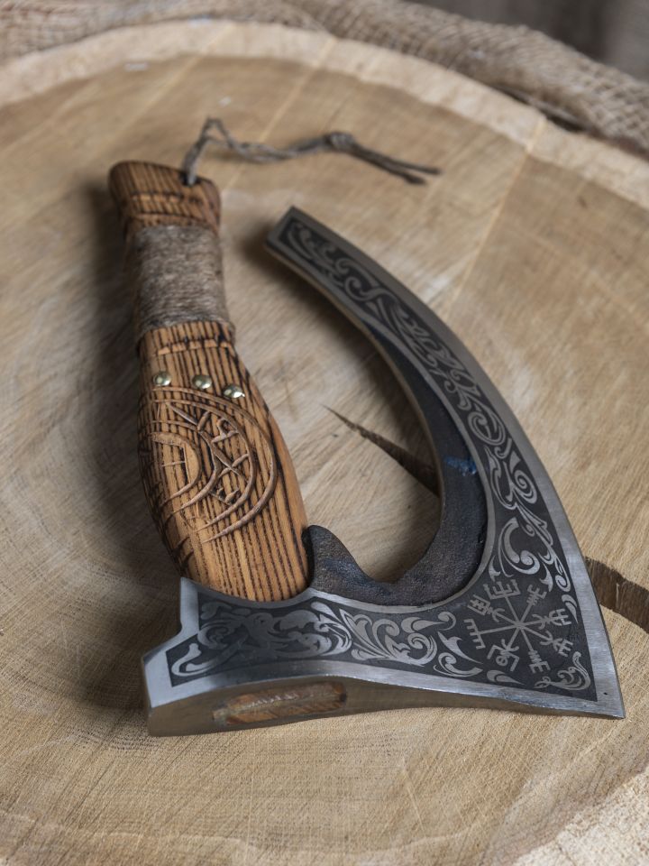 Hache viking découpe pizza avec décorations 6