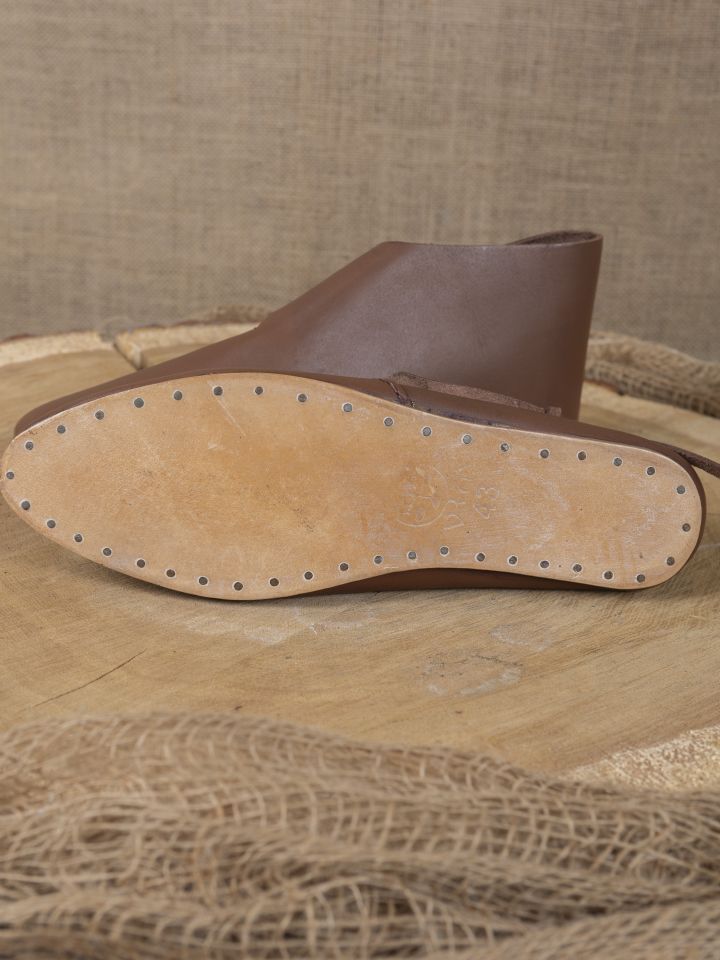 Chaussures du début du Moyen Âge avec rabat à laçage 37 6