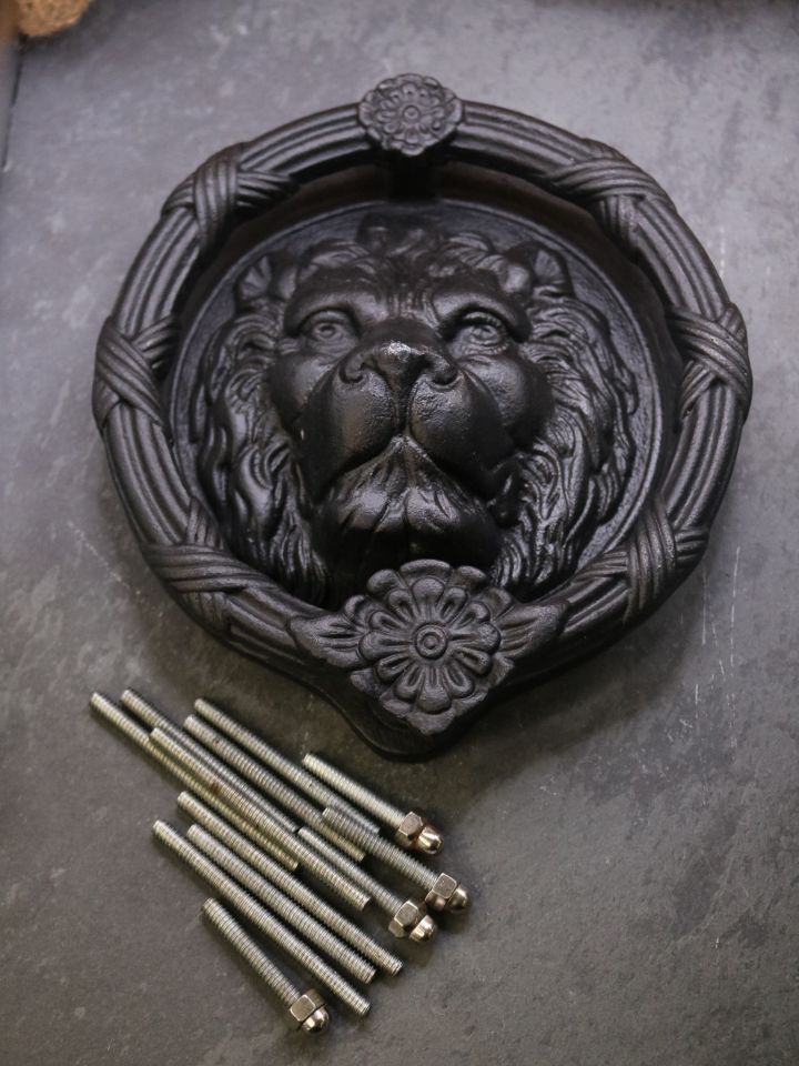 Grand heurtoir de porte "tête de lion" 7