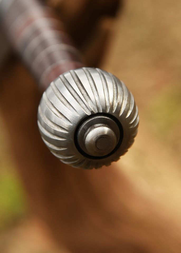Longue épée avec fourreau 8