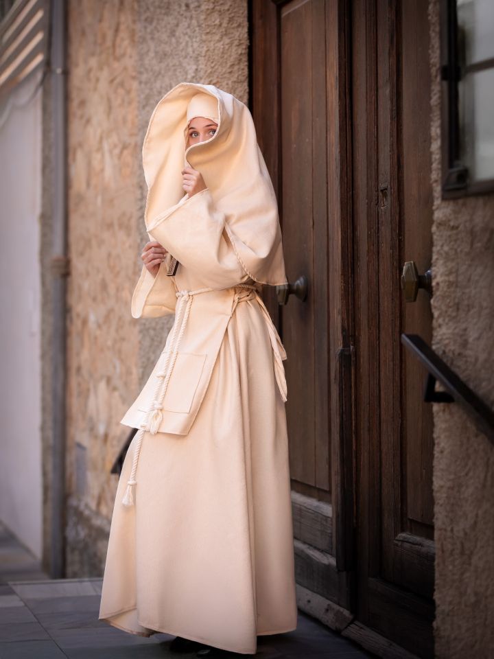 Costume de religieuse nature 8