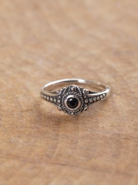 Bague Viking en argent avec pierre en zircon noire 60