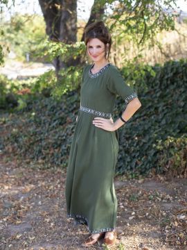 Robe manches courtes avec galon, en vert L